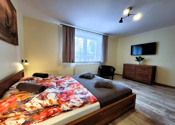 I Genaker ゲストハウス Jastrzębia Góra